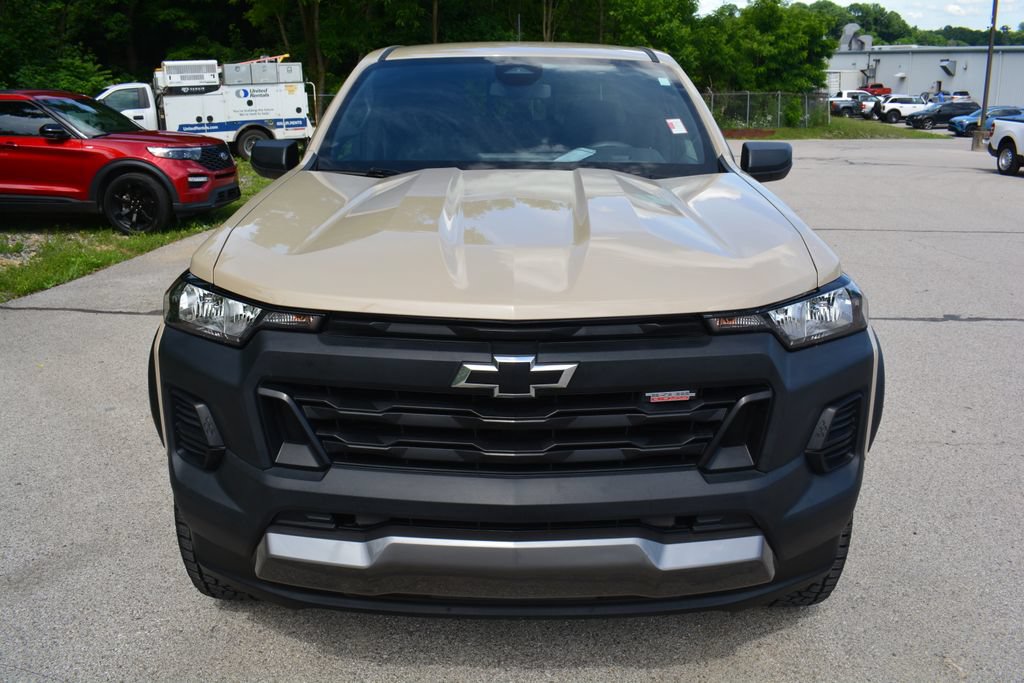 Used 2024 Chevrolet Colorado Trail Boss AWD/4WD image 2