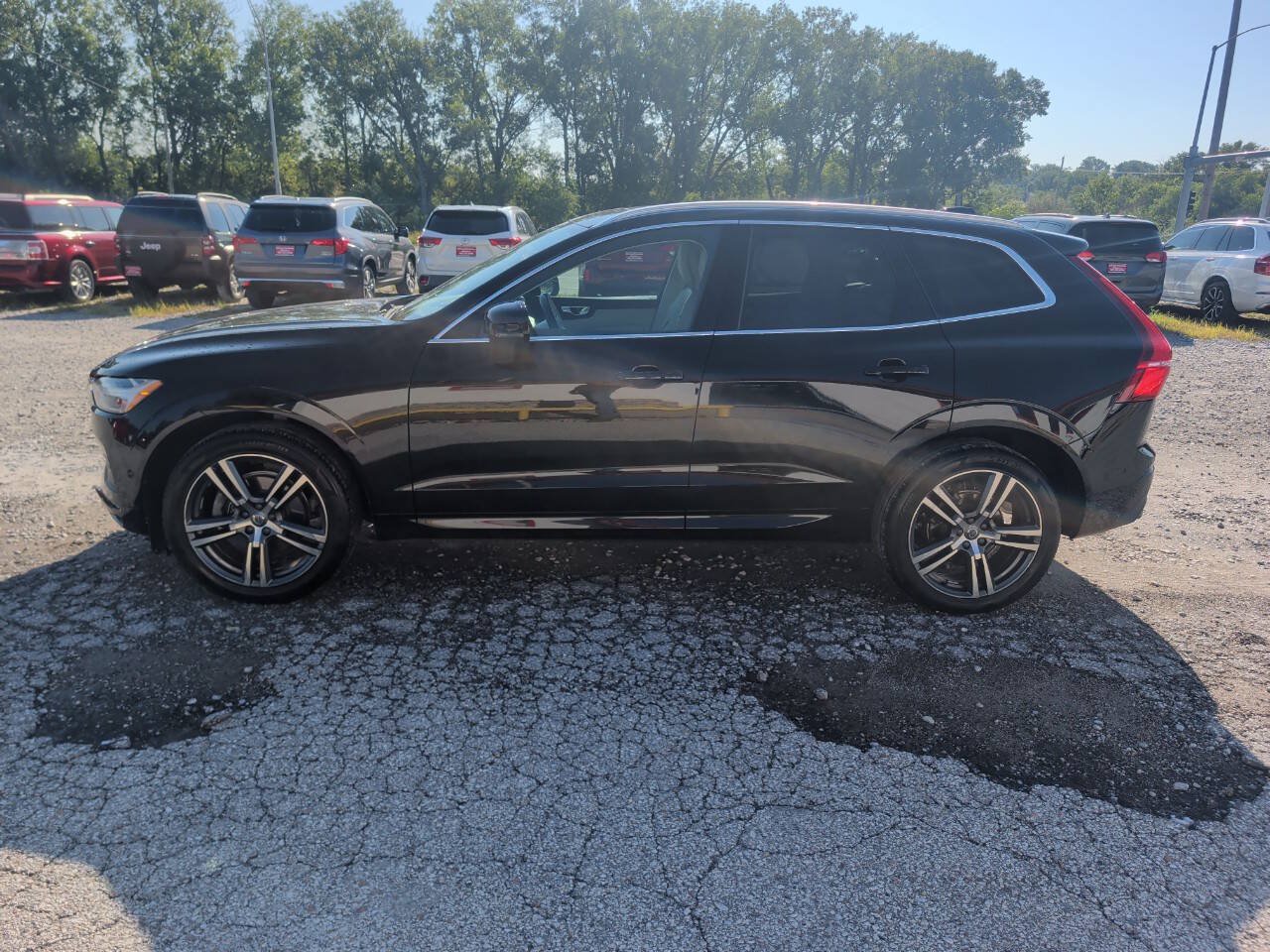 Used 2019 Volvo XC60 T5 Momentum w/ Premium Package AWD/4WD image 6