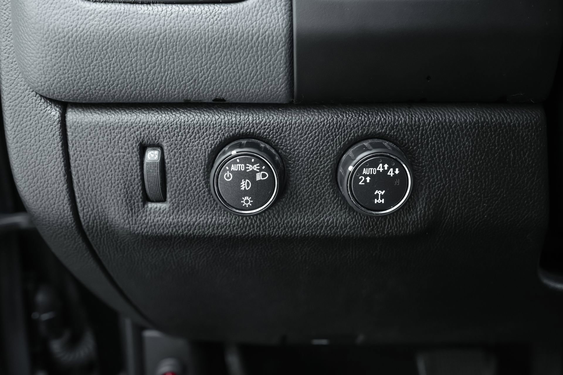 Used 2017 Chevrolet Colorado Z71 w/ Z71 Midnight Edition image 21