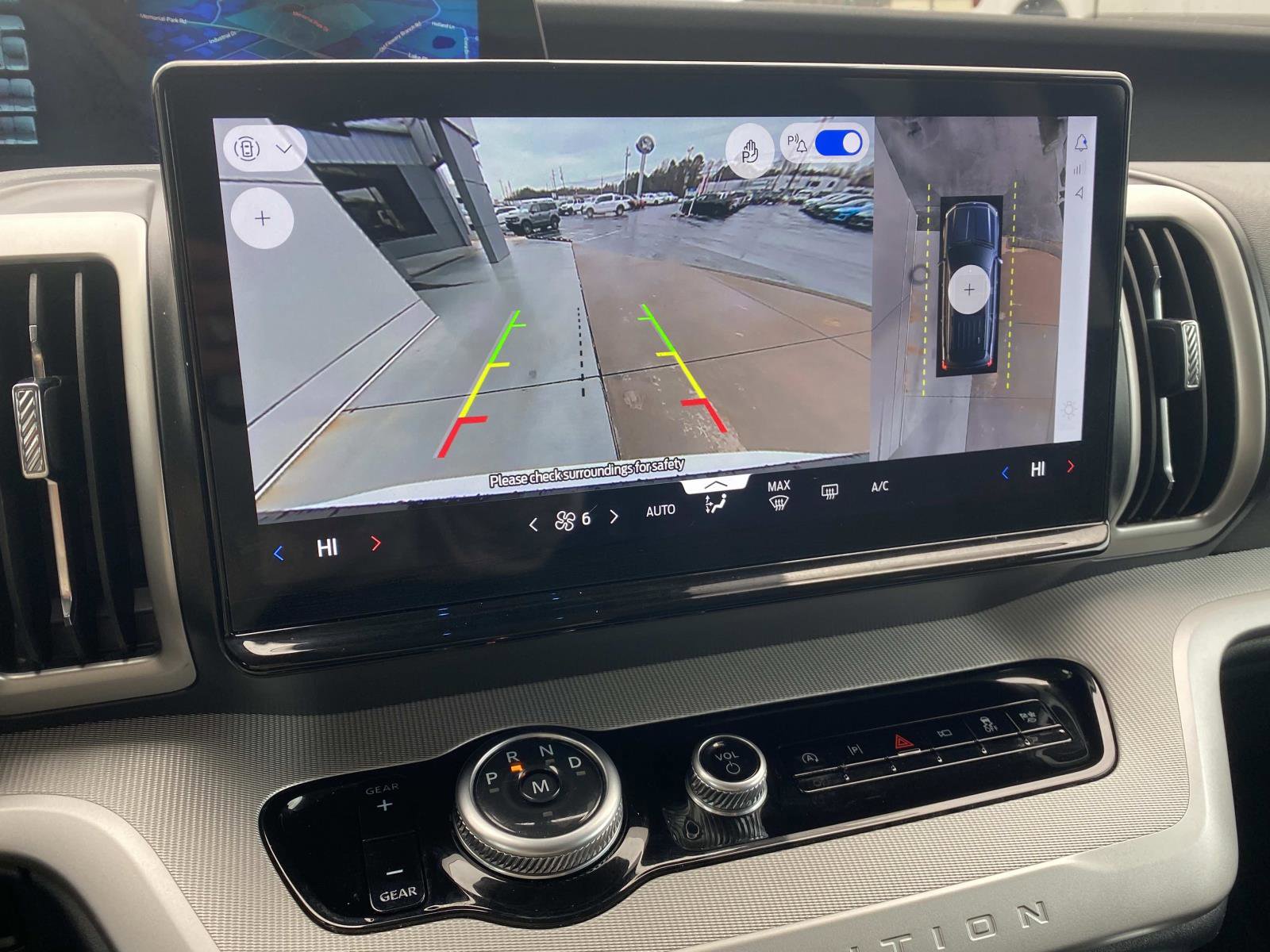 Used 2025 Ford Expedition Active image 21