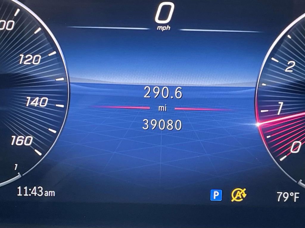 Used 2025 Mercedes-Benz GLA 250 4MATIC image 25
