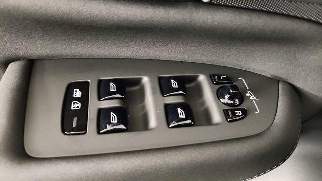 New 2026 Volvo XC90 T8 Ultra w/ Protection Package AWD/4WD image 10