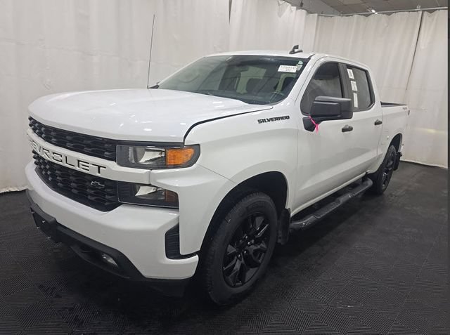Used 2020 Chevrolet Silverado 1500 Custom w/ Custom Value Package AWD/4WD image 3