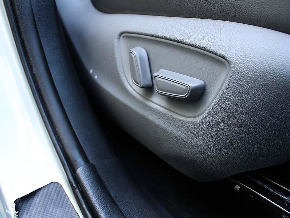 Used 2021 Toyota Highlander XLE FWD image 21