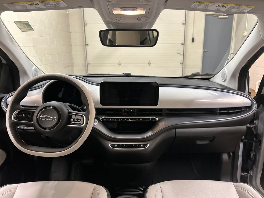 Used 2024 FIAT 500 e w/ Quick Order Package 21S LA FWD image 16