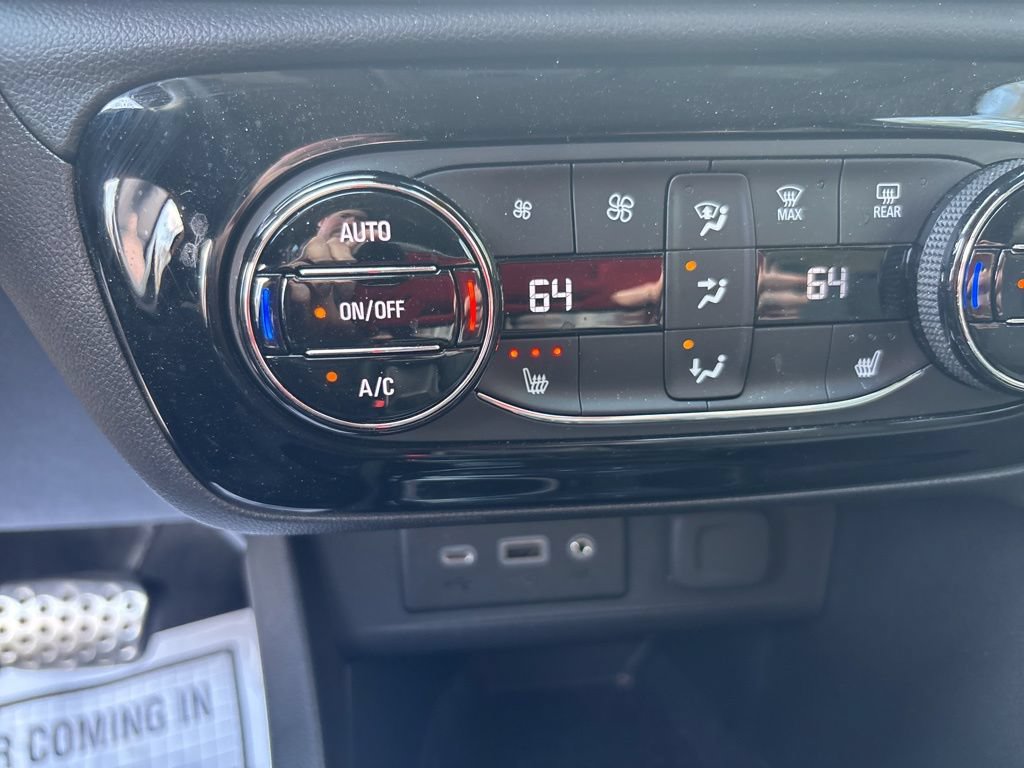 Used 2023 Buick Encore GX Select w/ Sport Touring Package FWD image 32