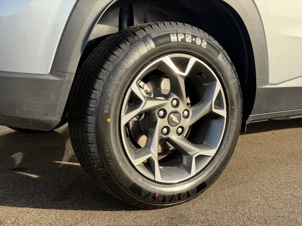 Used 2024 Chevrolet Trax LT w/ Sunroof Package image 30