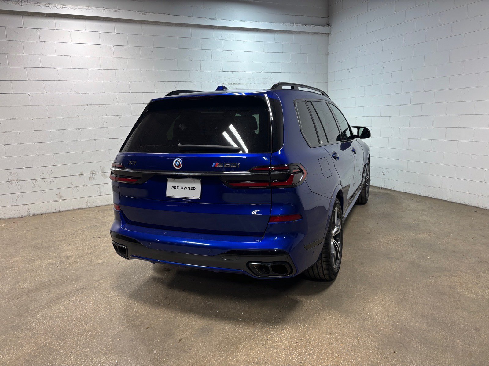 Used 2023 BMW X7 M60i w/ Executive Package AWD/4WD image 7