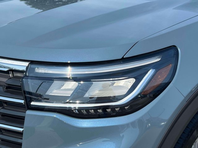 Used 2026 Ford Explorer Active AWD/4WD image 13