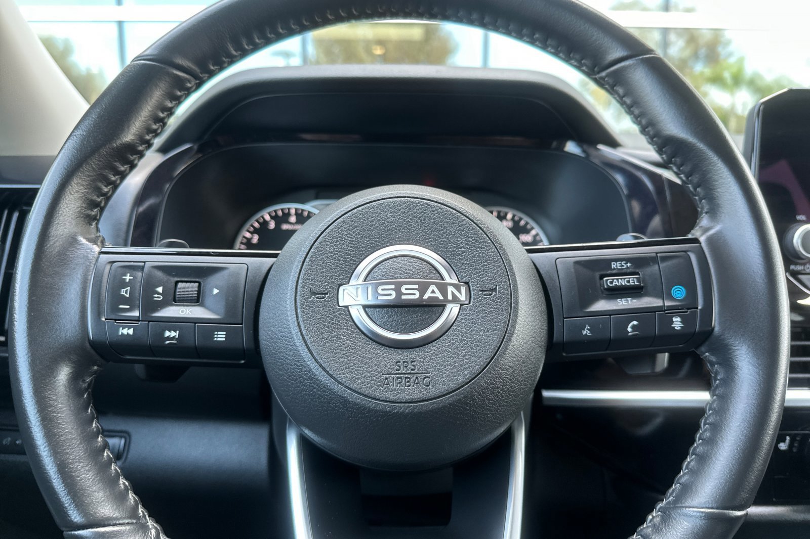 Used 2023 Nissan Pathfinder SV image 25