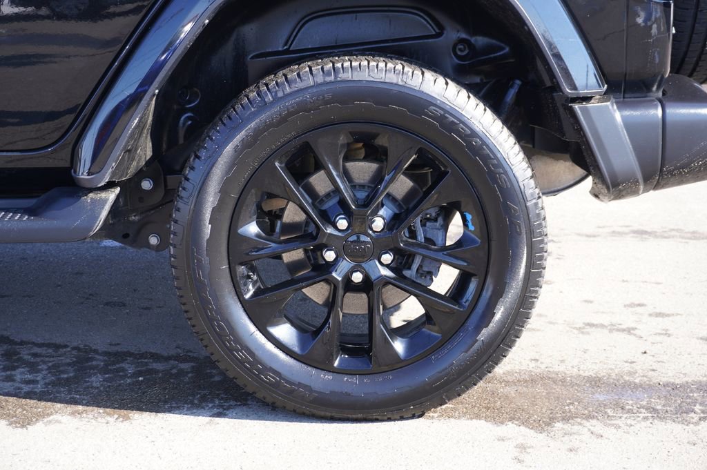 Used 2022 Jeep Wrangler Unlimited Sahara w/ Cold Weather Group image 11