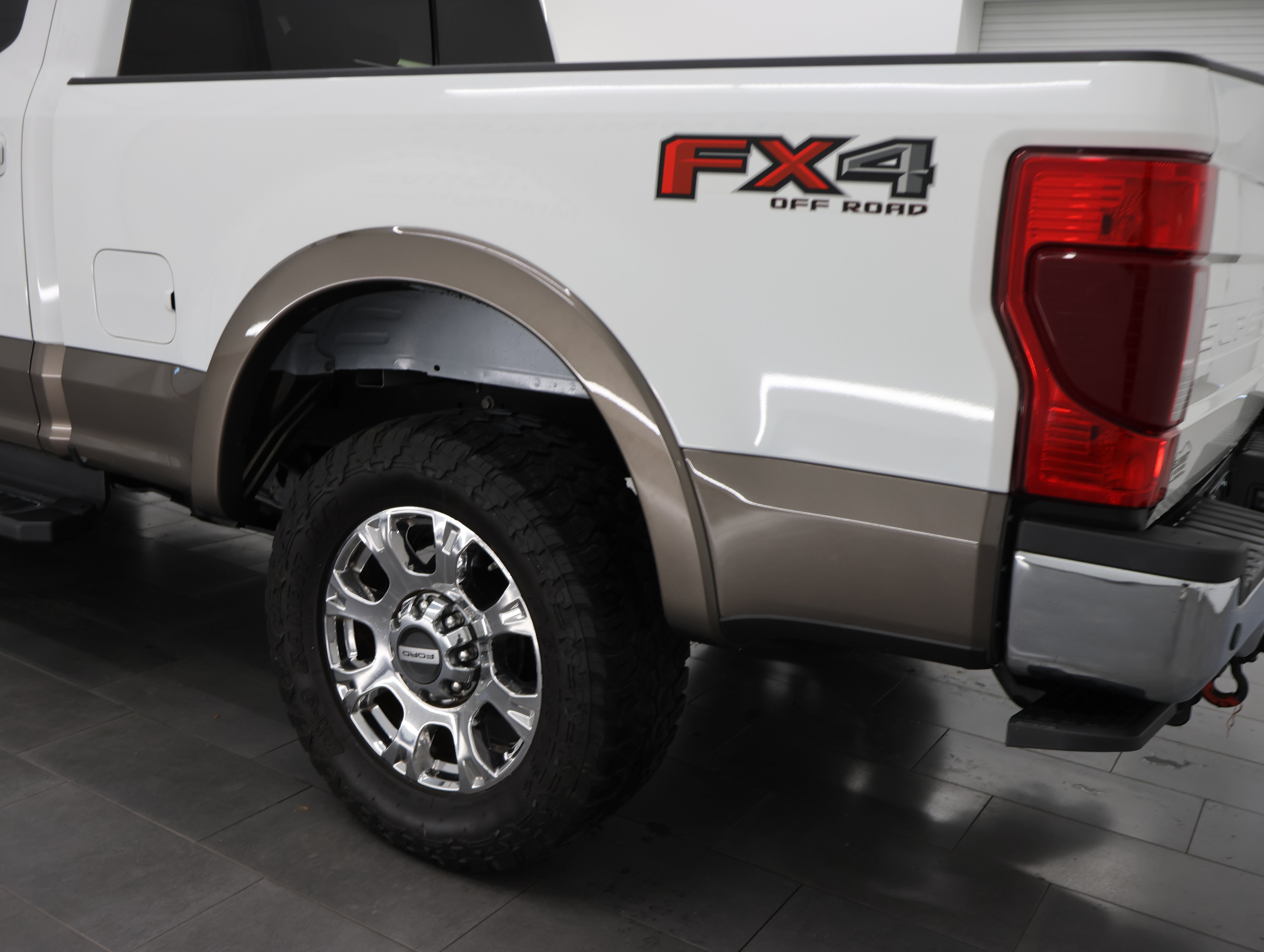 Used 2022 Ford F250 Lariat w/ Lariat Value Package AWD/4WD image 6