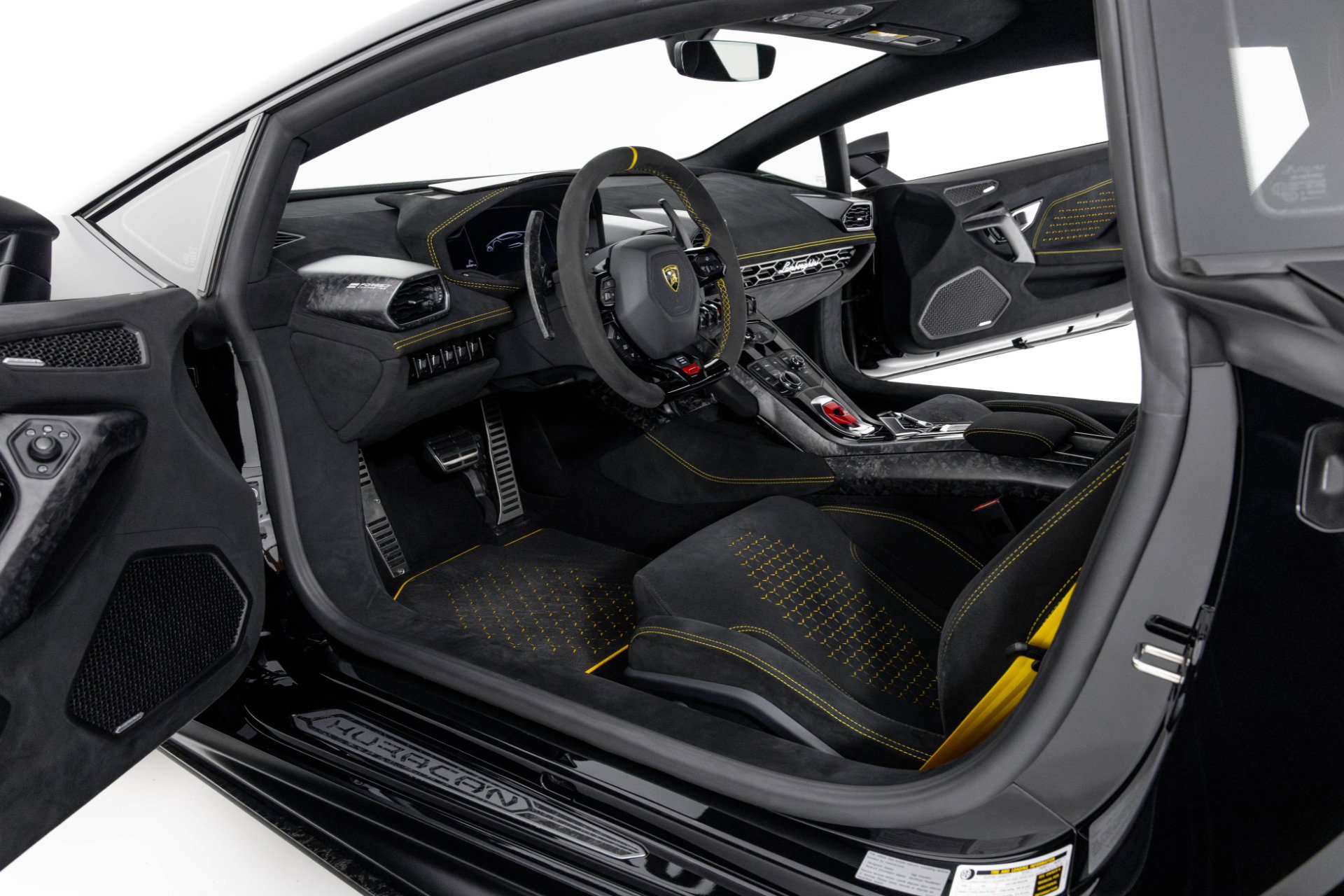 Used 2018 Lamborghini Huracan Performante image 14