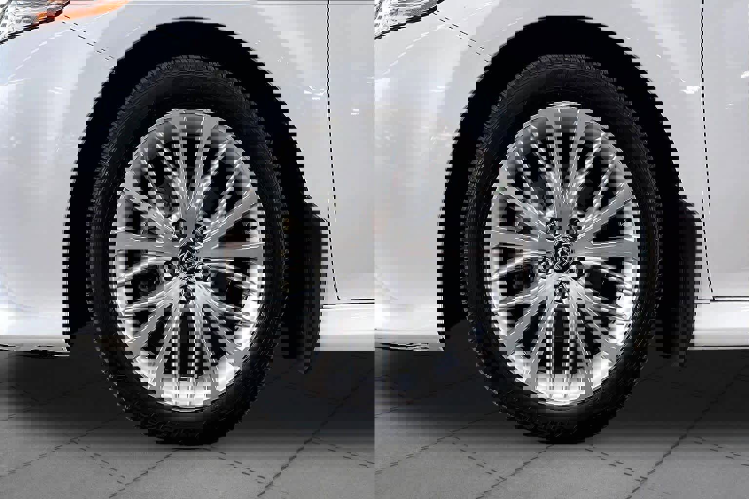 Used 2020 Toyota Camry XLE FWD image 11