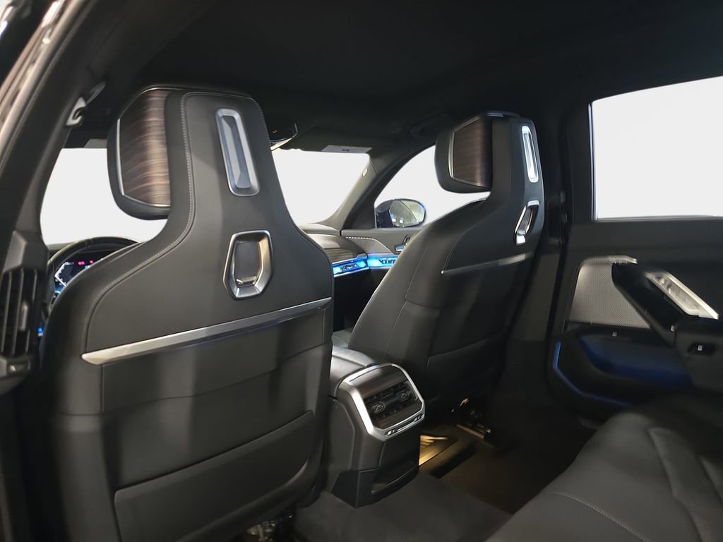 Certified 2023 BMW 760i xDrive image 16