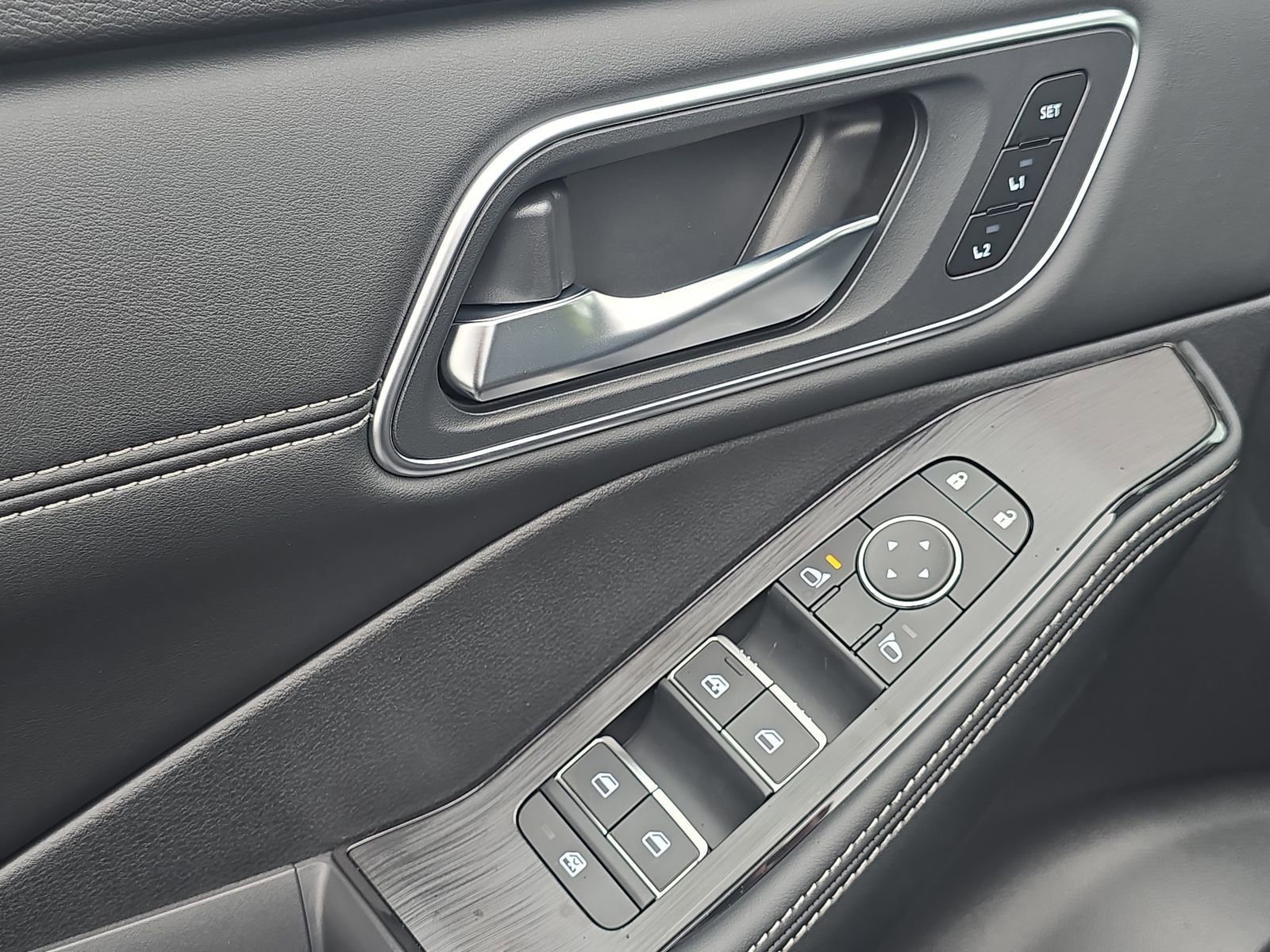 New 2026 Nissan Rogue Platinum image 14