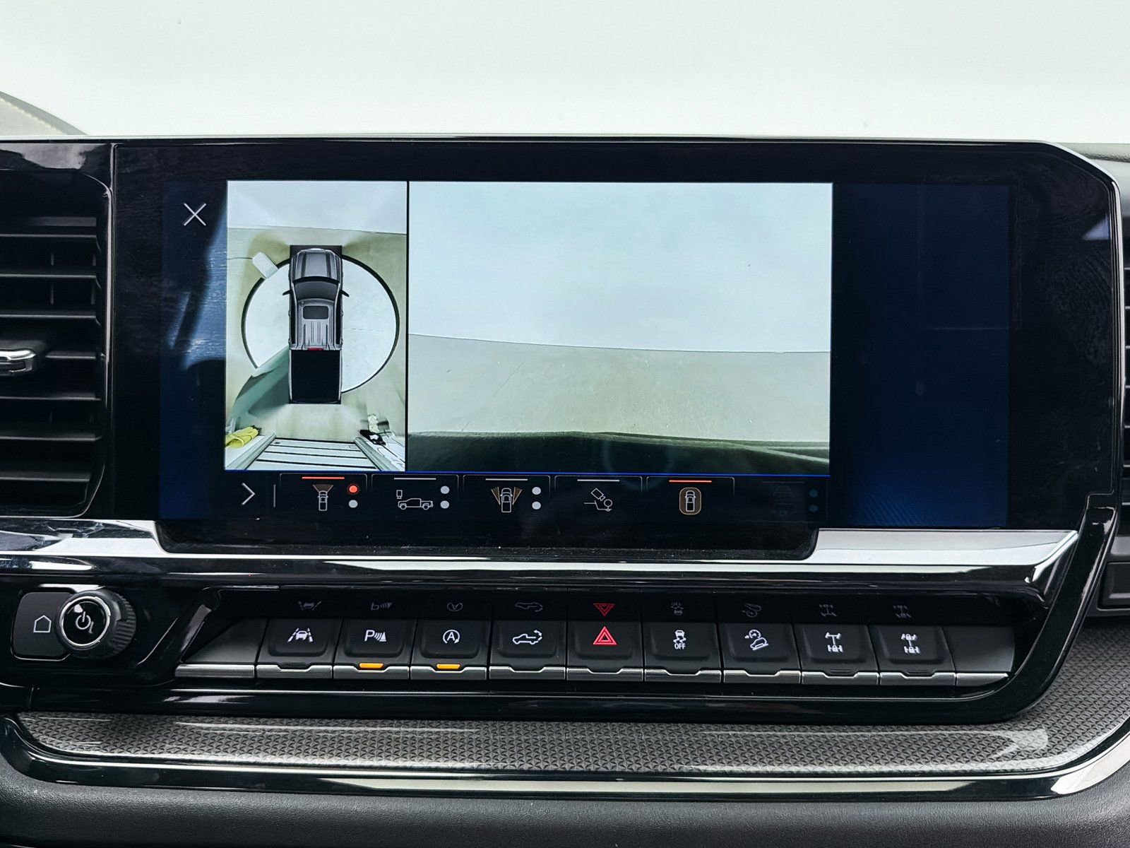 Used 2025 Chevrolet Silverado 1500 ZR2 w/ Technology Package image 5