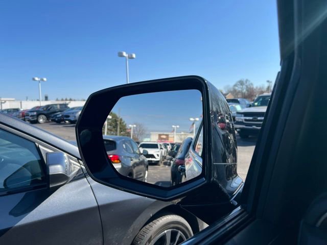 Used 2023 GMC Yukon SLE image 20