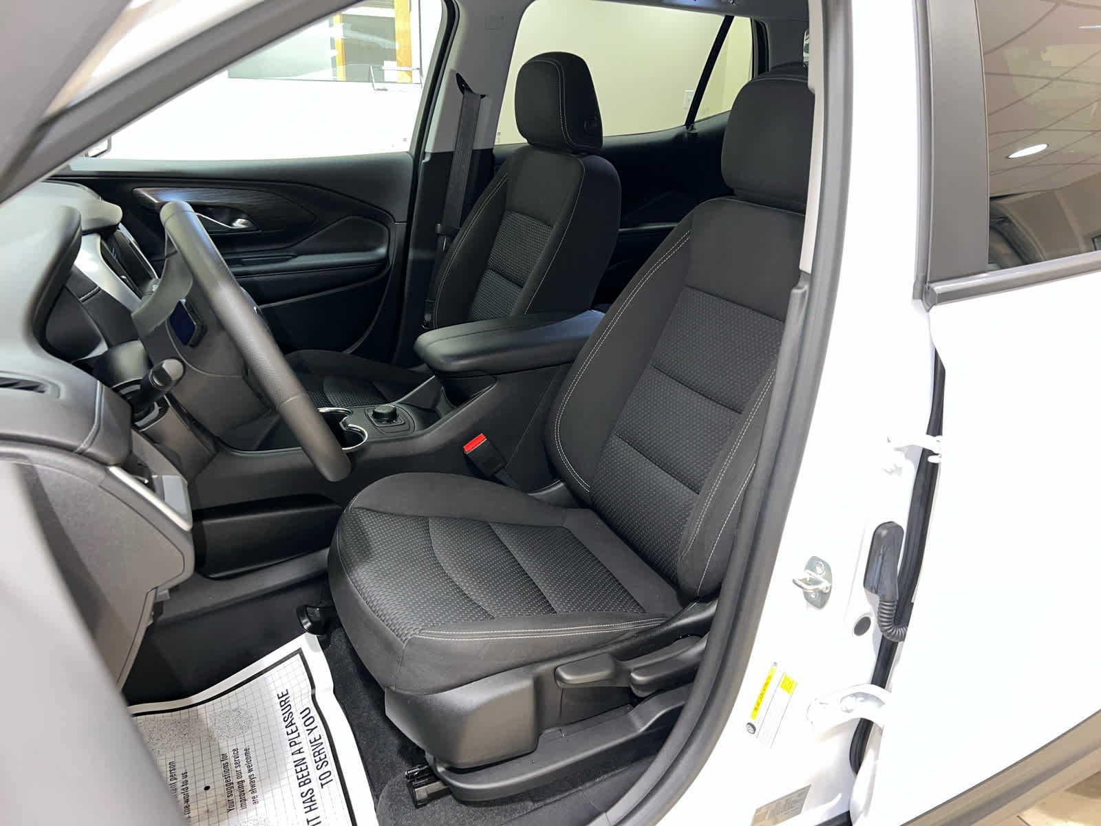 Used 2023 GMC Terrain SLE image 18