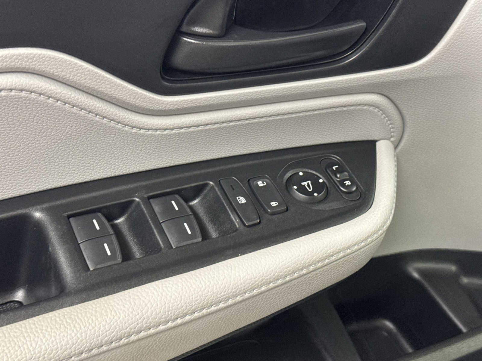 Used 2022 Honda Odyssey EX image 19