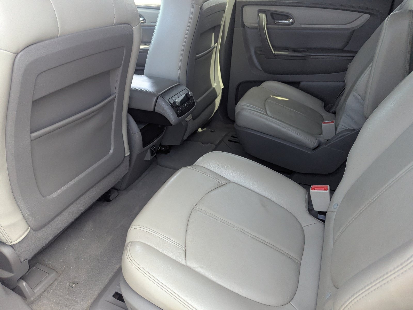 Used 2015 Chevrolet Traverse LT AWD/4WD image 17