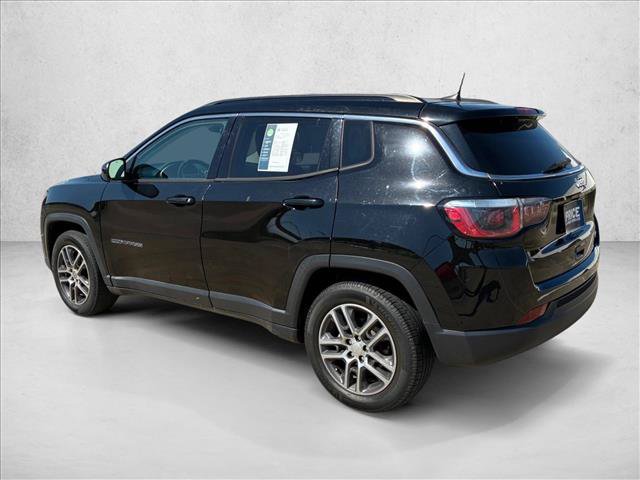 Used 2018 Jeep Compass Latitude w/ Popular Equipment Group FWD image 8
