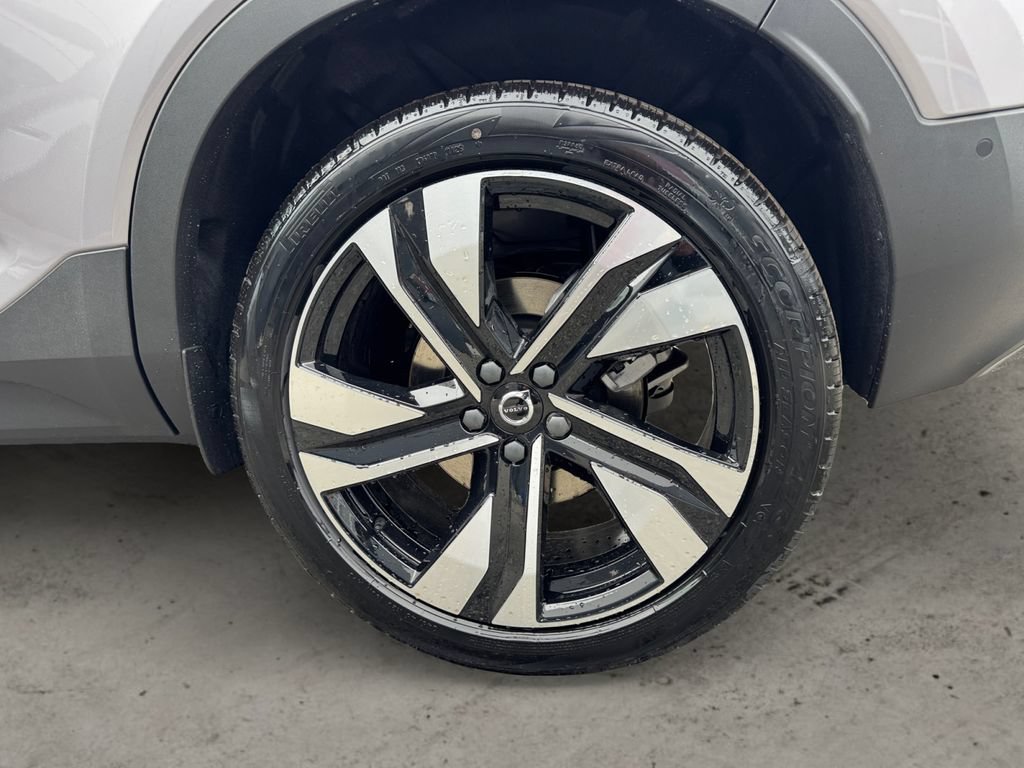 New 2026 Volvo XC40 B5 Ultra w/ Protection Package Premier AWD/4WD image 8