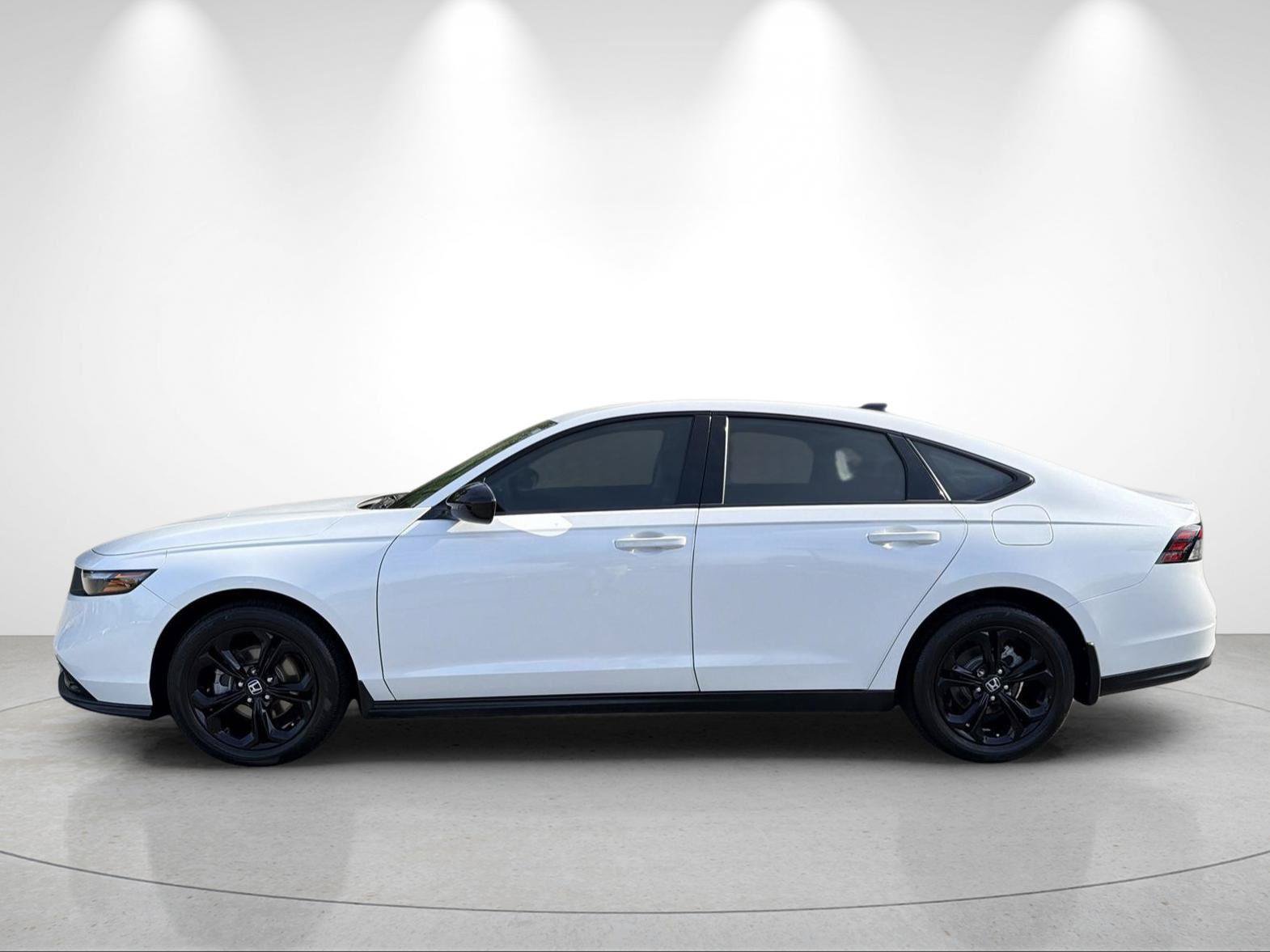 Used 2025 Honda Accord SE image 2