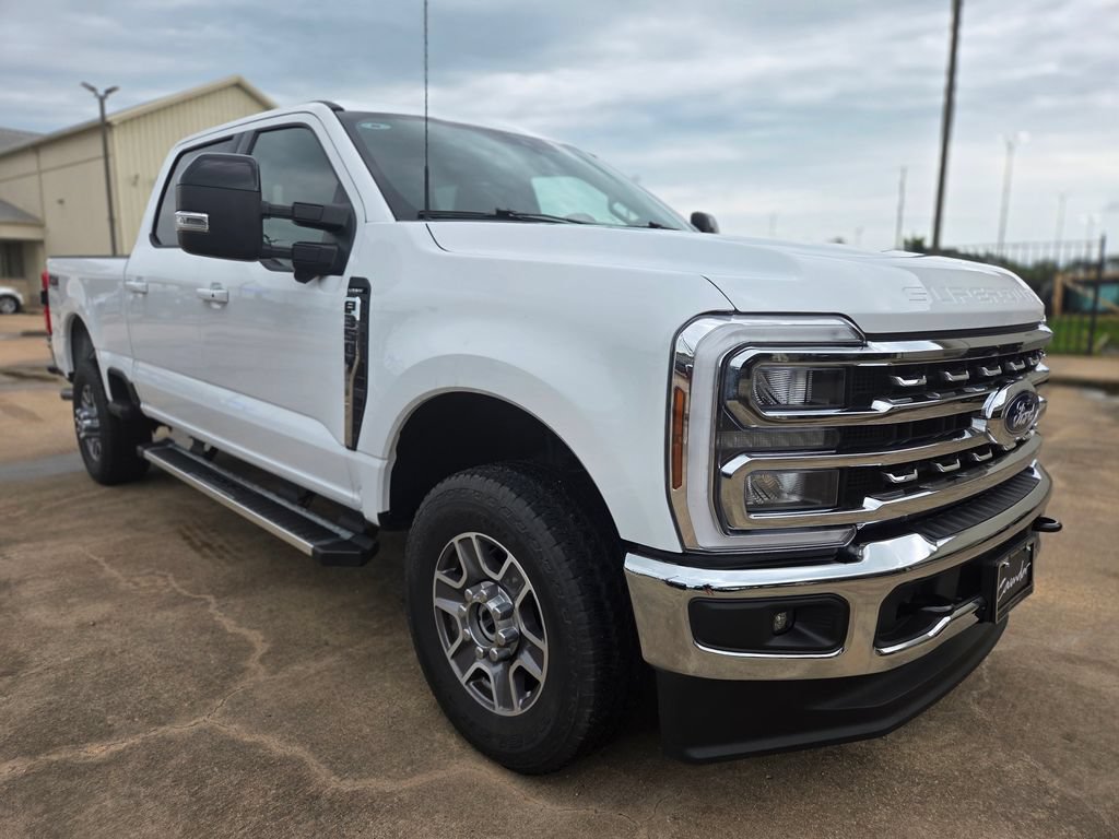 Used 2025 Ford F350 Lariat w/ FX4 Off-Road Package AWD/4WD image 3