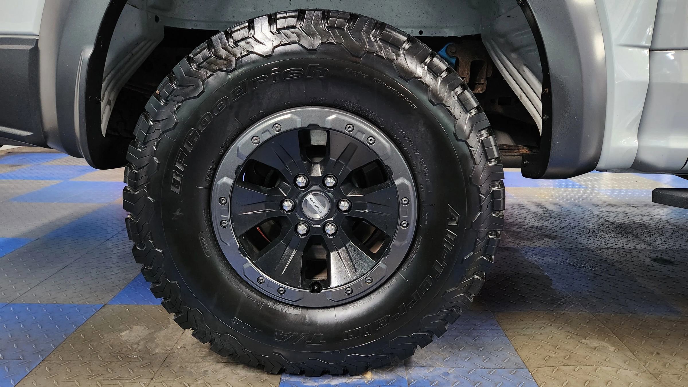 Used 2017 Ford F150 Raptor w/ Equipment Group 802A Luxury image 94