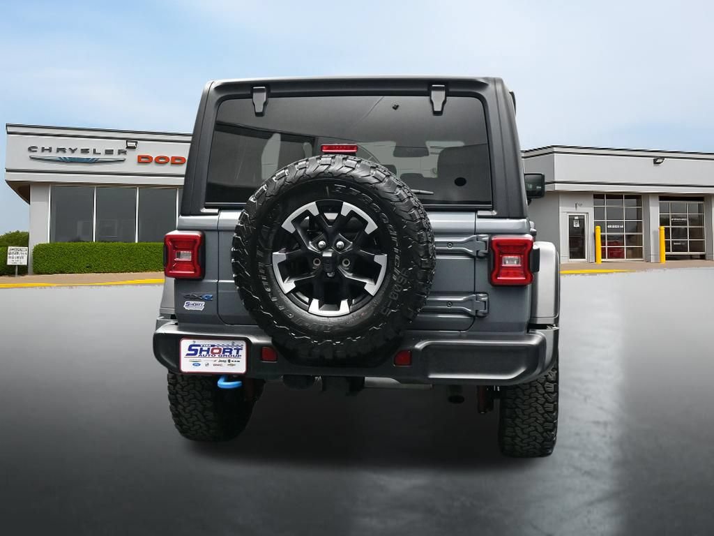 Used 2025 Jeep Wrangler Unlimited Rubicon 4xe w/ Convenience Group AWD/4WD image 4