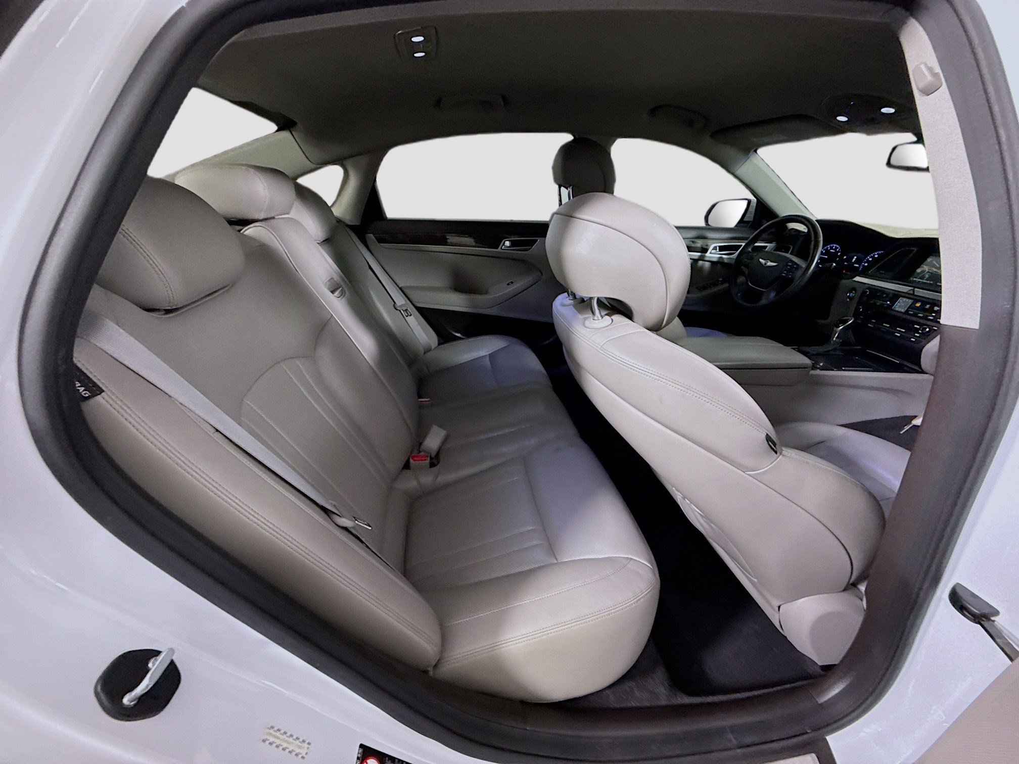 Used 2016 Hyundai Genesis 3.8 RWD image 27