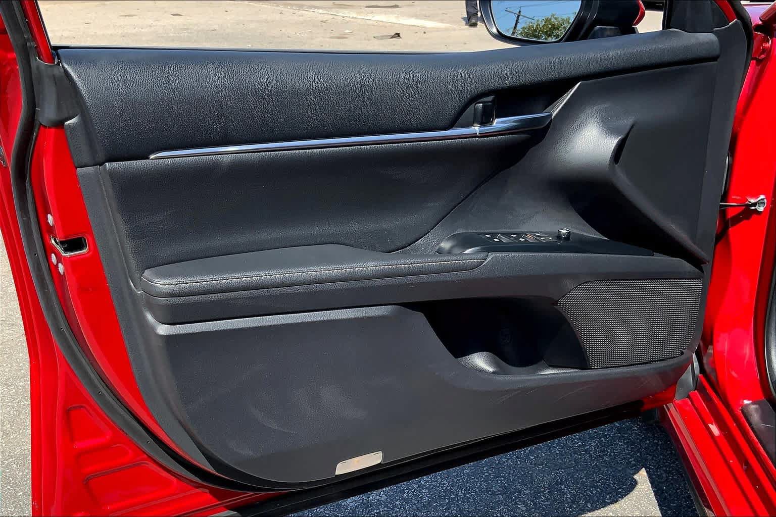 Used 2019 Toyota Camry XSE FWD image 22