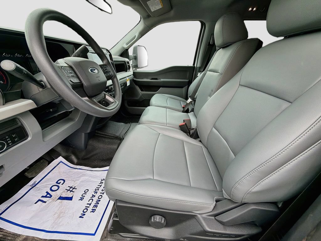 New 2026 Ford F550 4x4 Crew Cab image 16