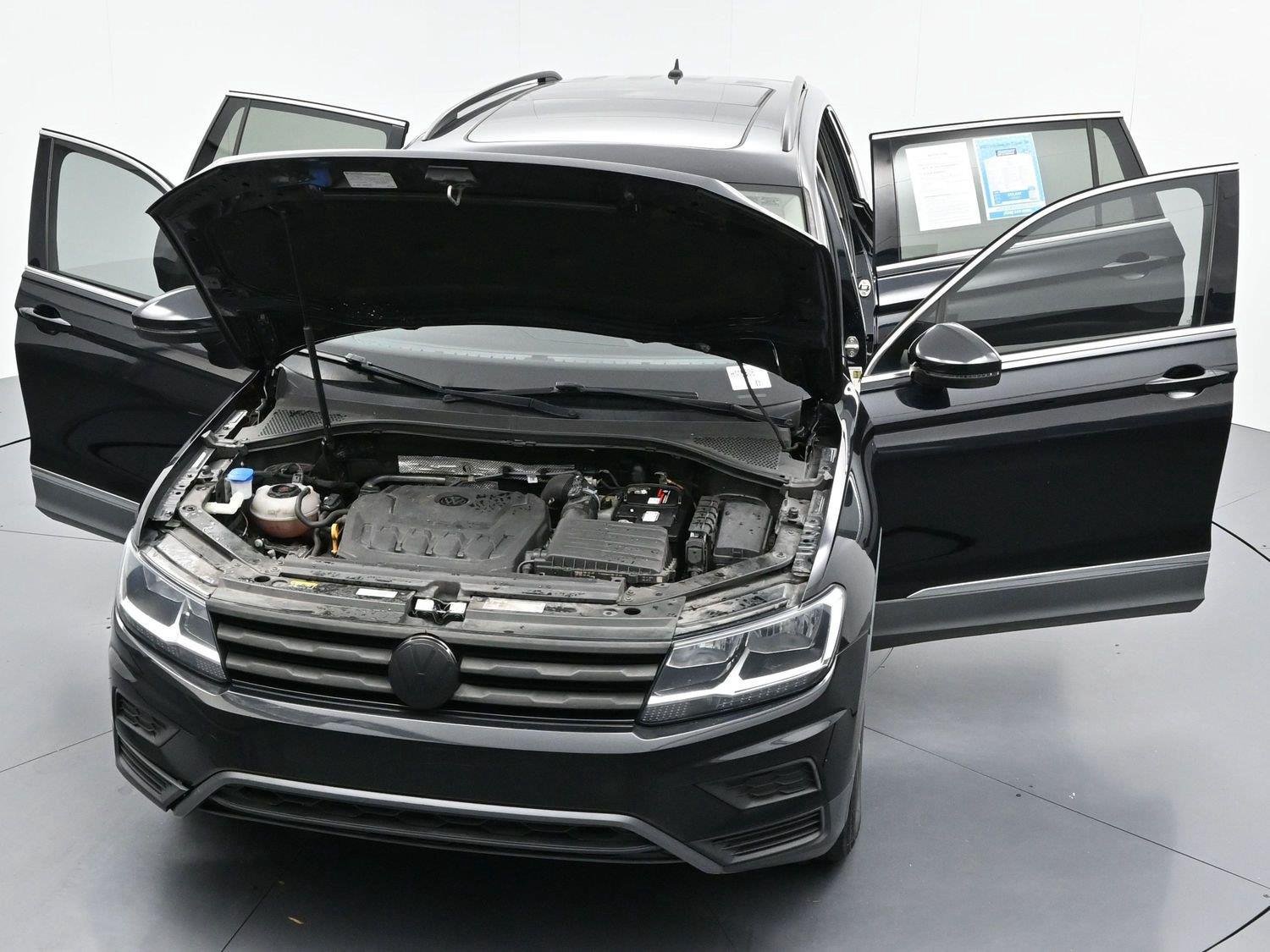 Used 2020 Volkswagen Tiguan SE w/ Panoramic Sunroof Package FWD image 43