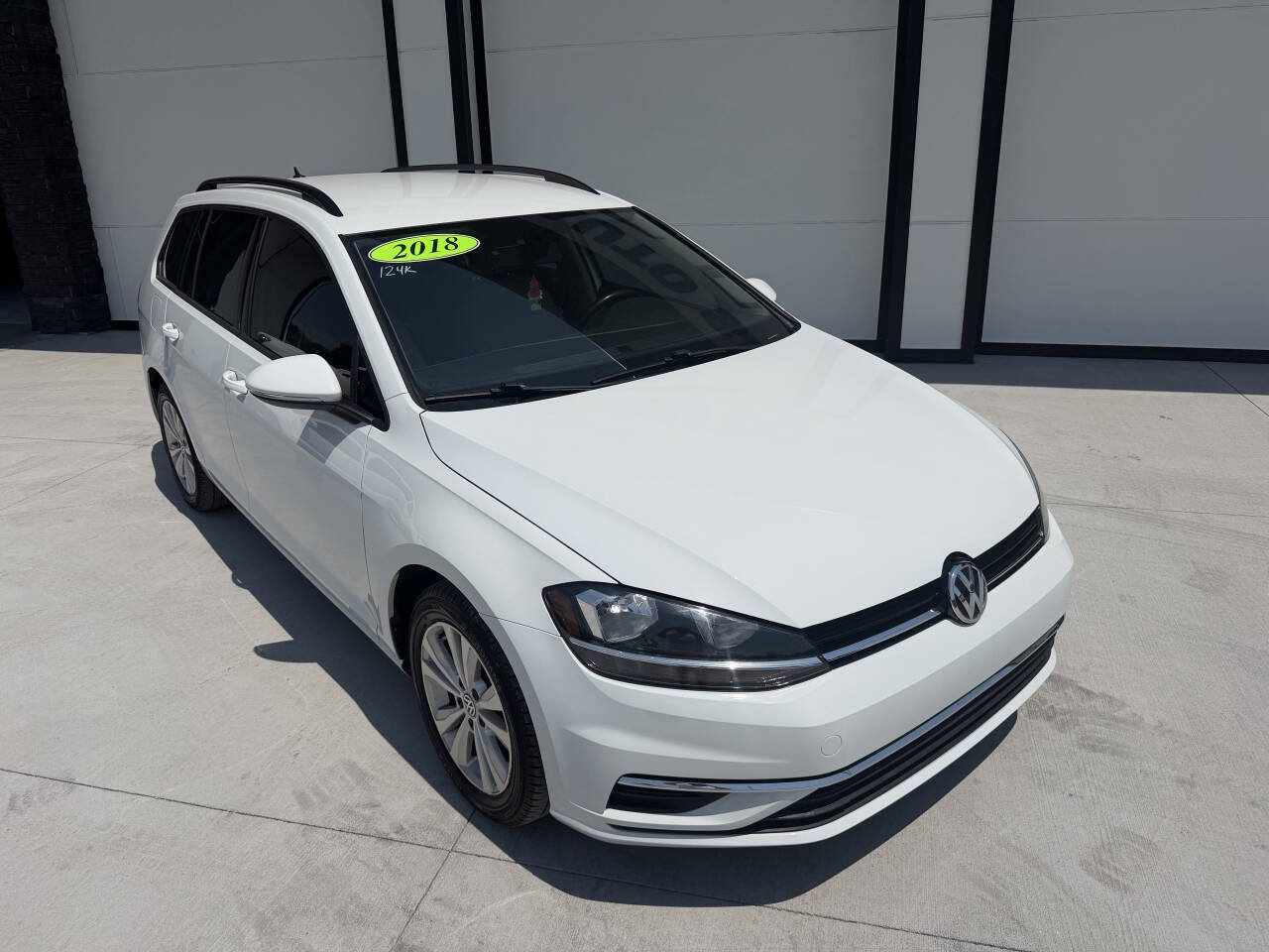 Used 2018 Volkswagen Golf S AWD/4WD image 2