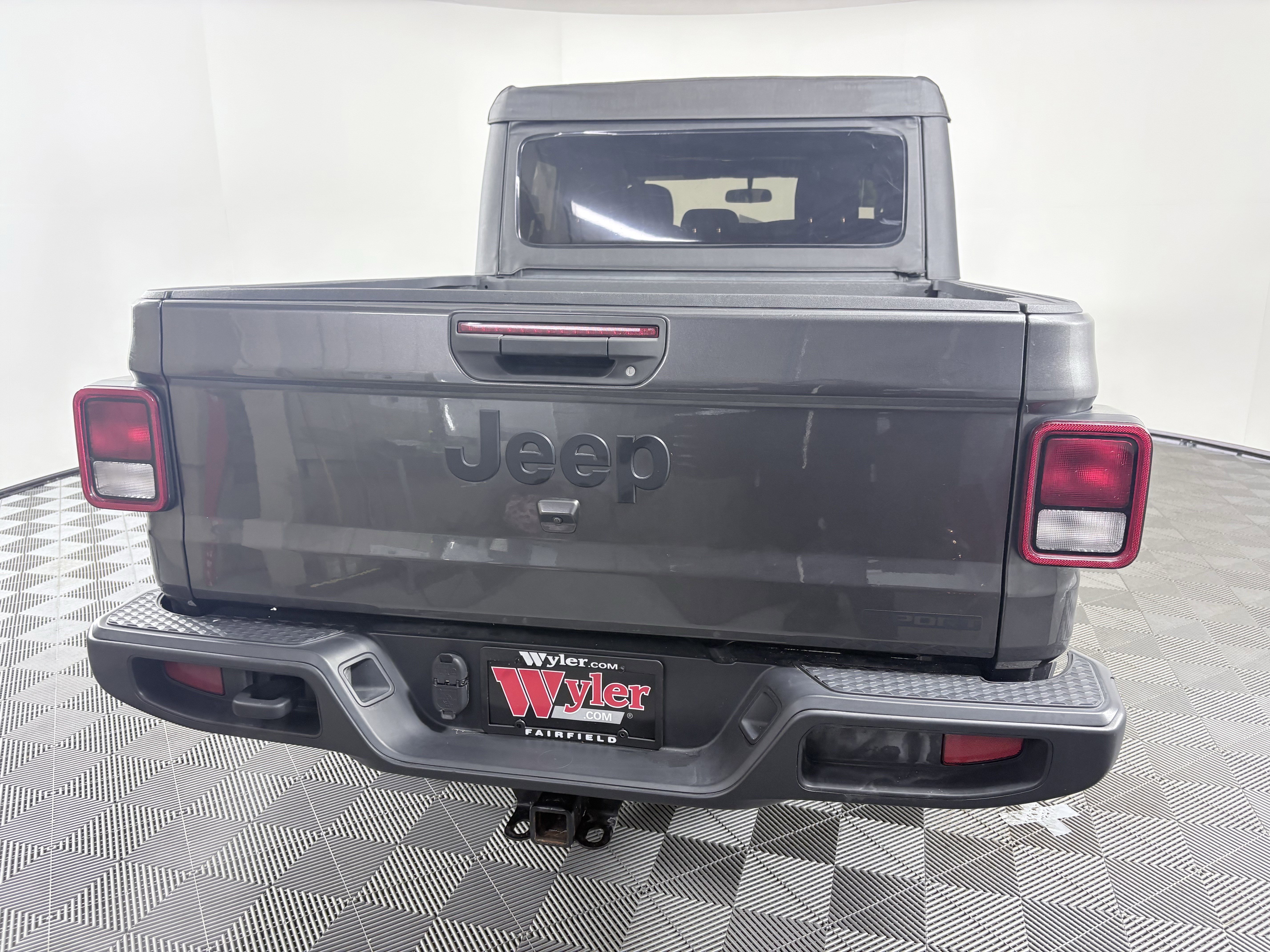 Used 2021 Jeep Gladiator Sport image 10