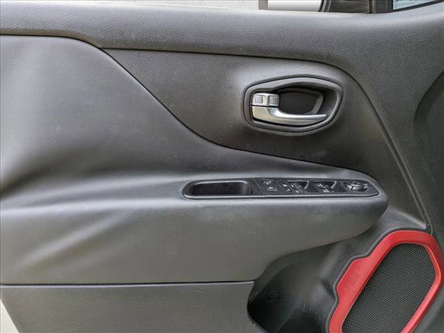 Used 2017 Jeep Renegade Trailhawk image 11