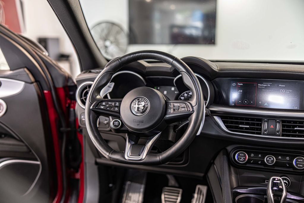 Used 2020 Alfa Romeo Stelvio Ti Sport AWD/4WD image 38