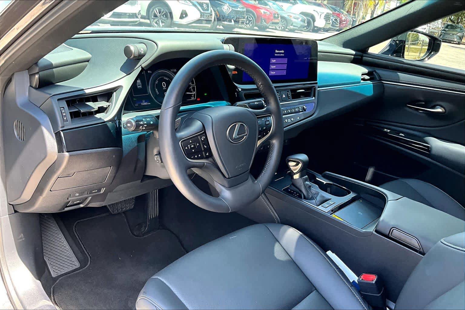 Used 2025 Lexus ES 300h w/ Premium Package FWD image 18