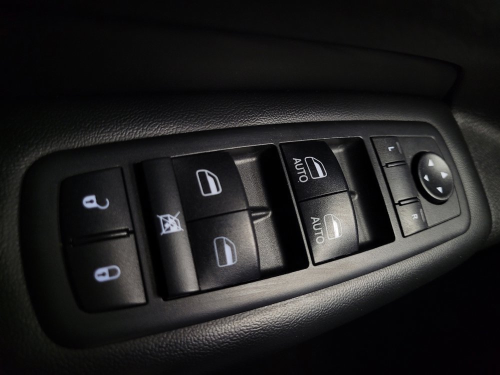 Used 2019 Jeep Grand Cherokee Laredo image 27