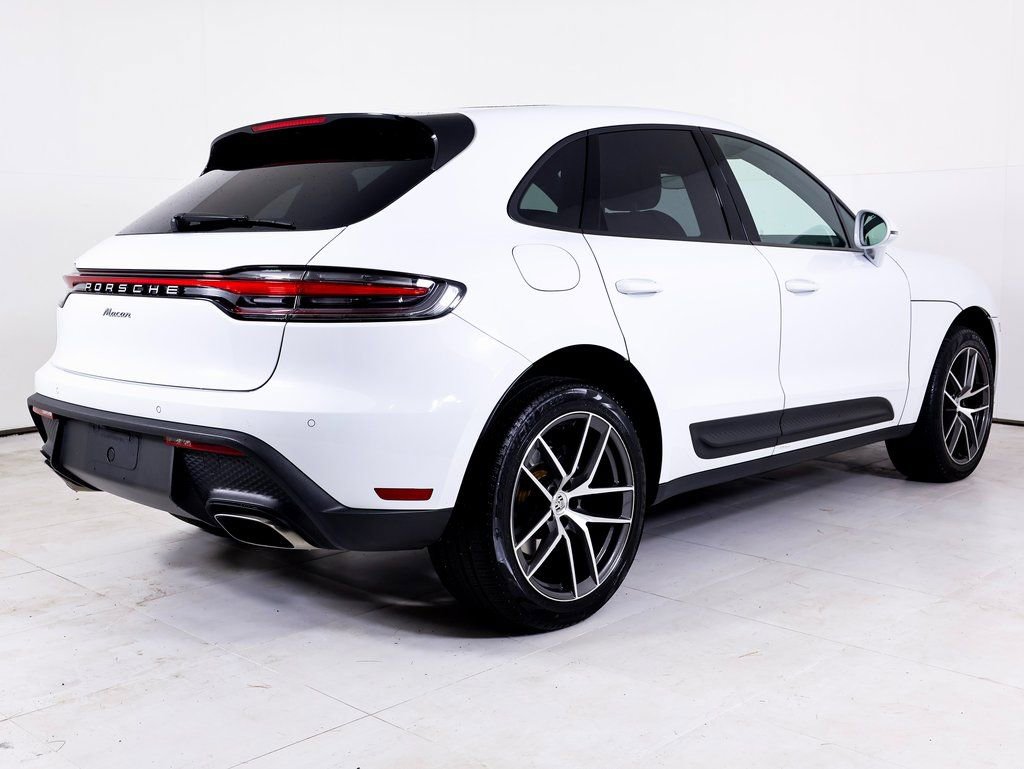 Used 2025 Porsche Macan image 27