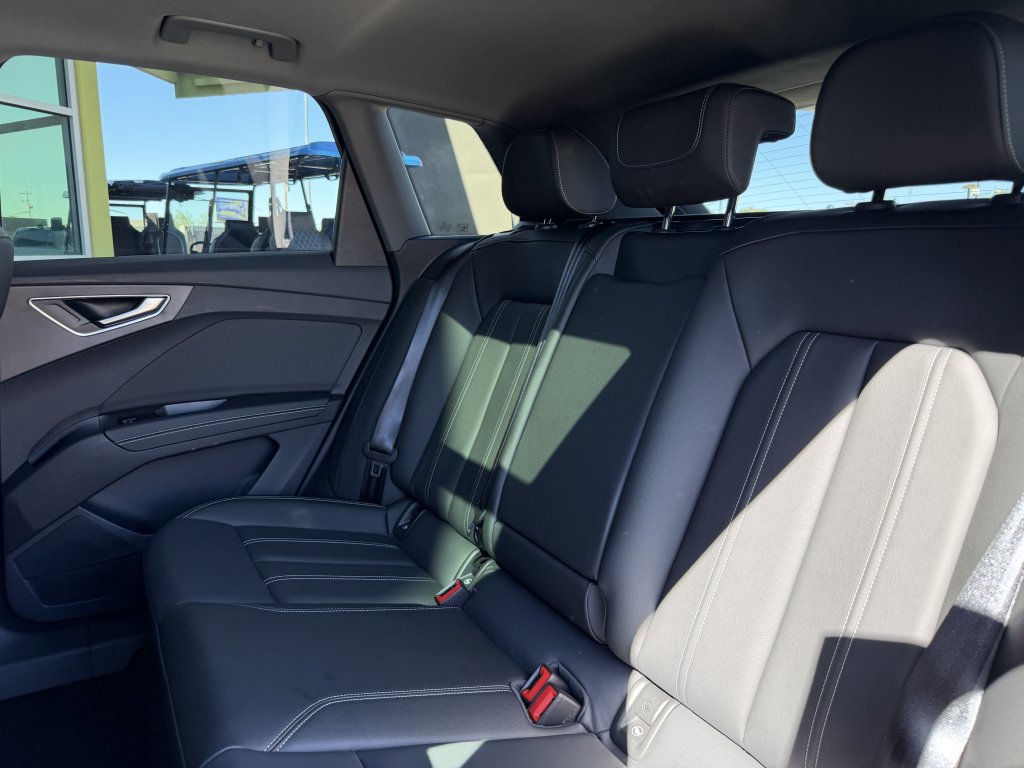 Used 2024 Audi Q4 e-tron Premium image 32
