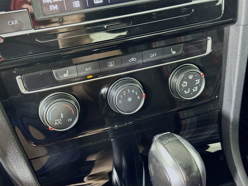 Used 2019 Volkswagen GTI SE image 25