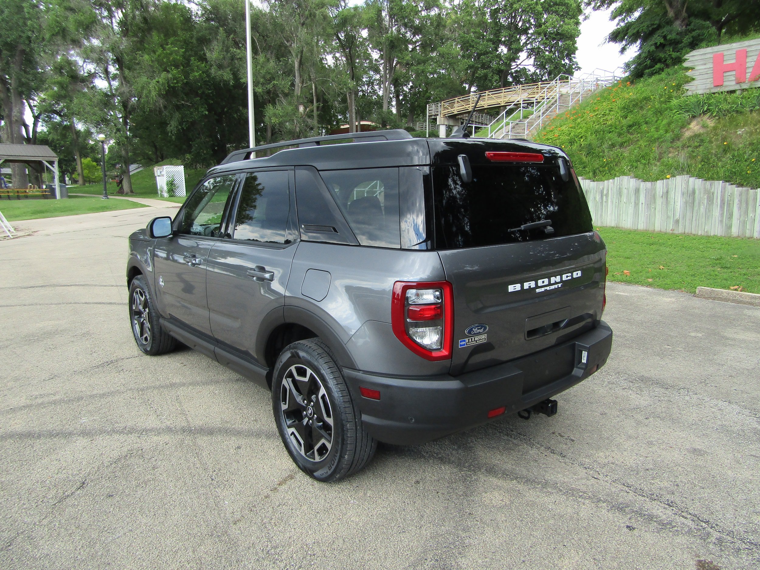Used 2021 Ford Bronco Sport Outer Banks w/ Outer Banks Package AWD/4WD image 2