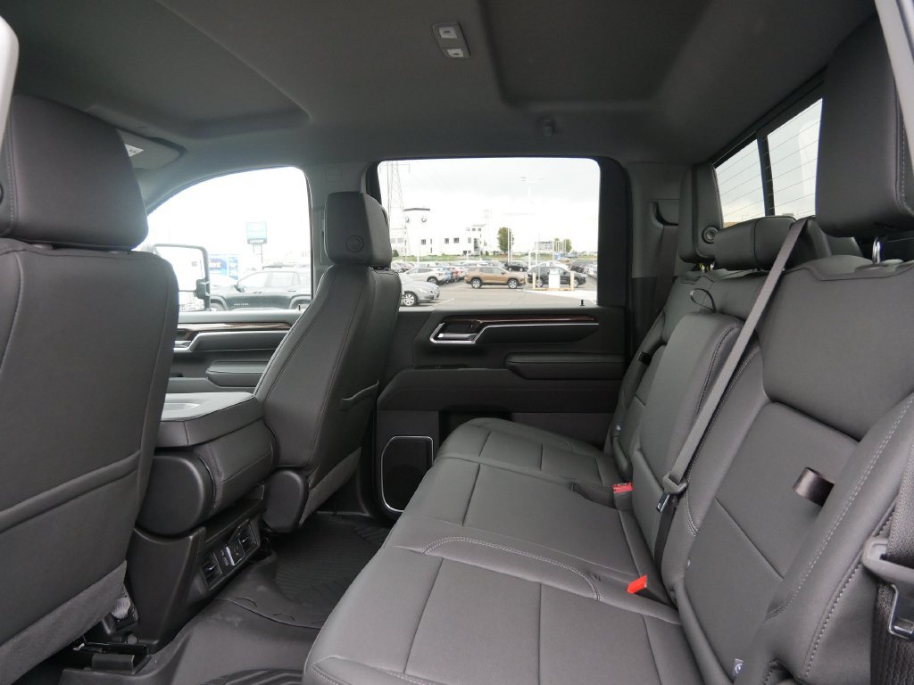 New 2026 Chevrolet Silverado 3500 LT w/ All Star Edition AWD/4WD image 17