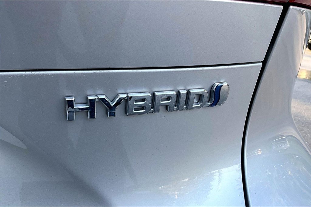 Used 2022 Toyota Venza LE AWD/4WD image 24