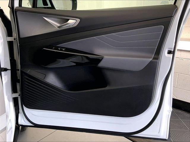 Certified 2023 Volkswagen ID.4 Pro S Plus image 24