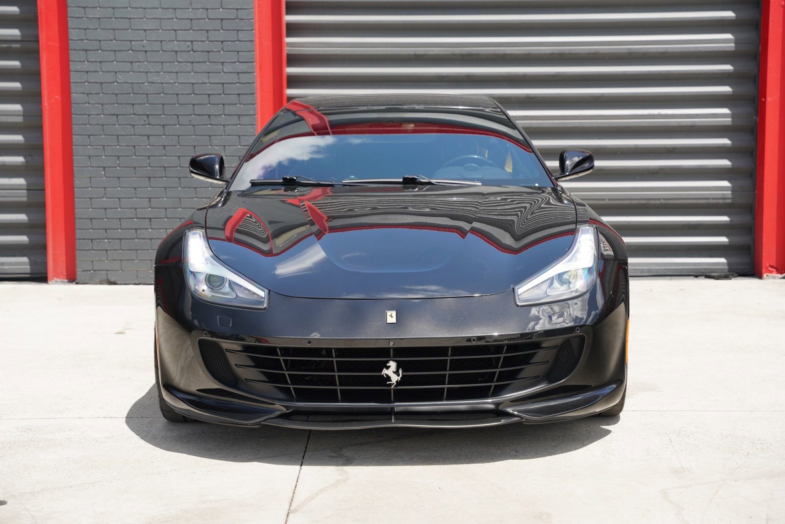 Used 2017 Ferrari GTC4Lusso AWD/4WD image 2