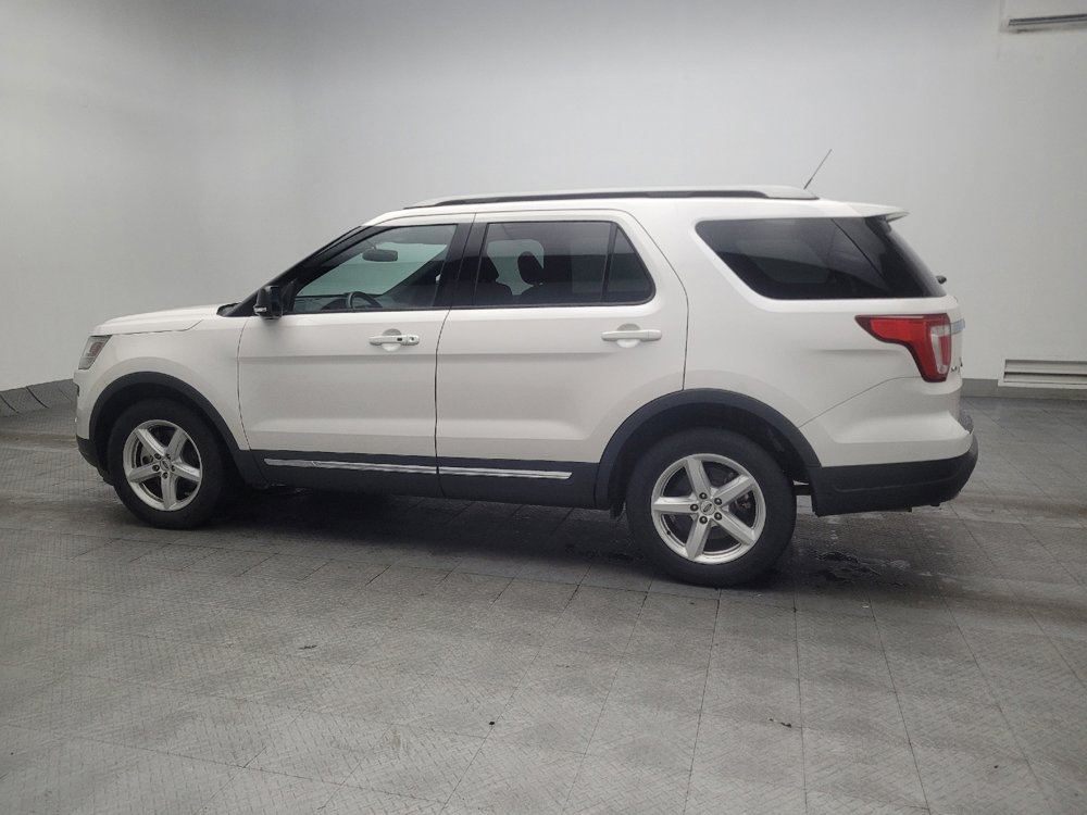 Used 2019 Ford Explorer XLT w/ Equipment Group 202A FWD image 3